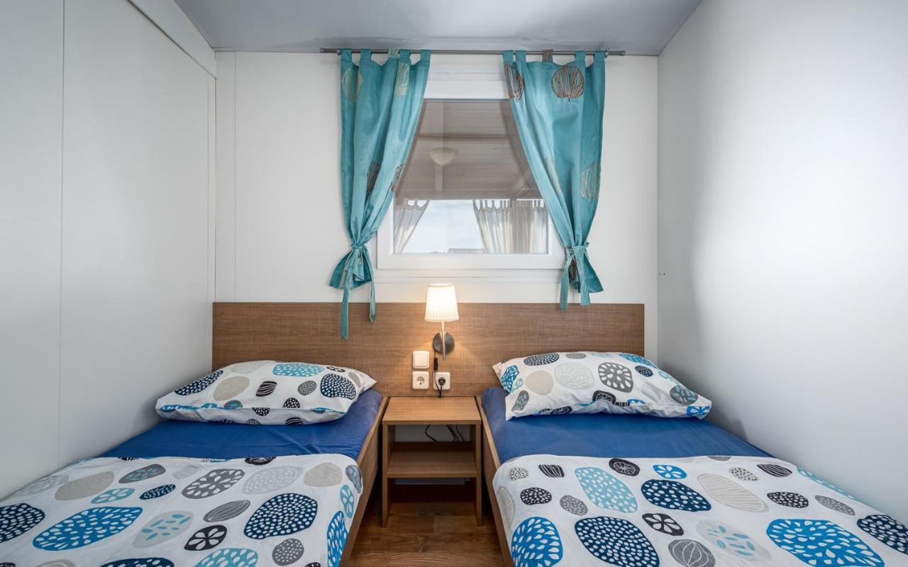 Panorama Mobile Homes In Camping Park Umag Bilik gambar